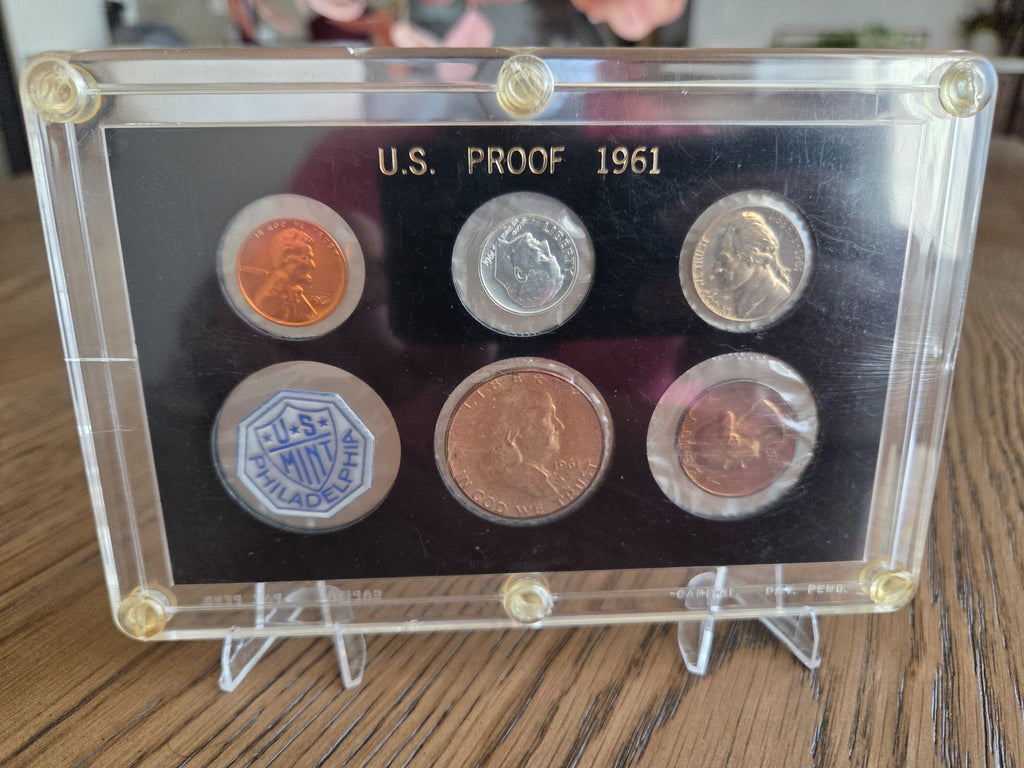 1961 U.S. Proof Set – Rainbow Toning – Original Mint Plastic in Holder – obverse and holder