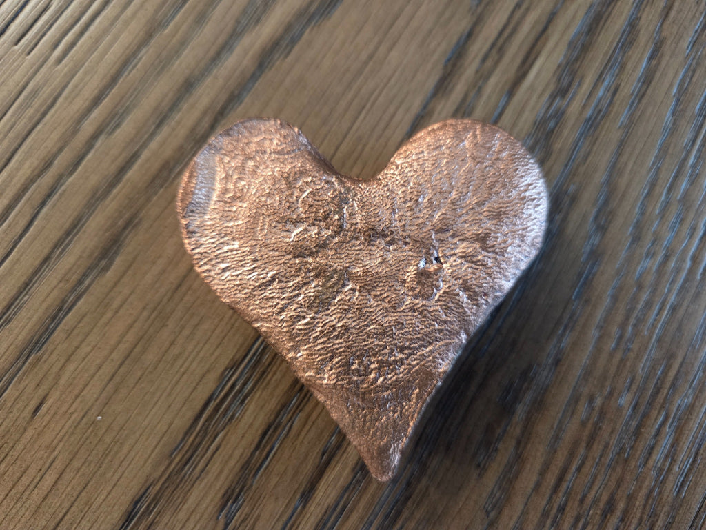 7 oz .999 copper heart hand pour reverse, exact item, SKU 7OZHEART